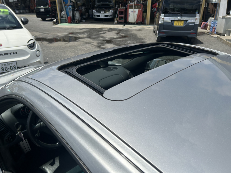 ポルシェ 911(Type996) カレラ　40thアニバーサリーエディション　左H  6MT　専用フロントバンパー、サイドスカート　ポリッシュ仕上げホイール　サンルーフ　シートヒーター