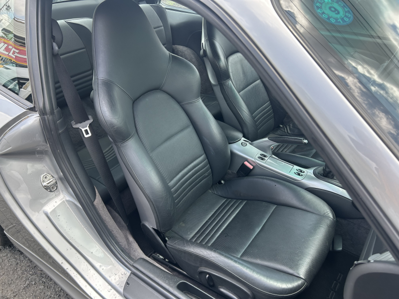 ポルシェ 911(Type996) カレラ　40thアニバーサリーエディション　左H  6MT　専用フロントバンパー、サイドスカート　ポリッシュ仕上げホイール　サンルーフ　シートヒーター