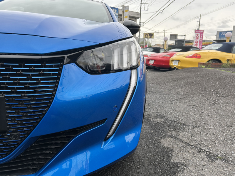 プジョー E-208 GT  クルーズコントロール　シートヒーター　ハーフレザーシート　17インチアルミ　ブラックルーフ　純正ナビ　地デジTV　ドラレコ　ETC