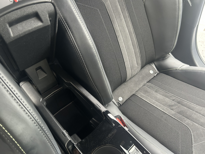 プジョー E-208 GT  クルーズコントロール　シートヒーター　ハーフレザーシート　17インチアルミ　ブラックルーフ　純正ナビ　地デジTV　ドラレコ　ETC