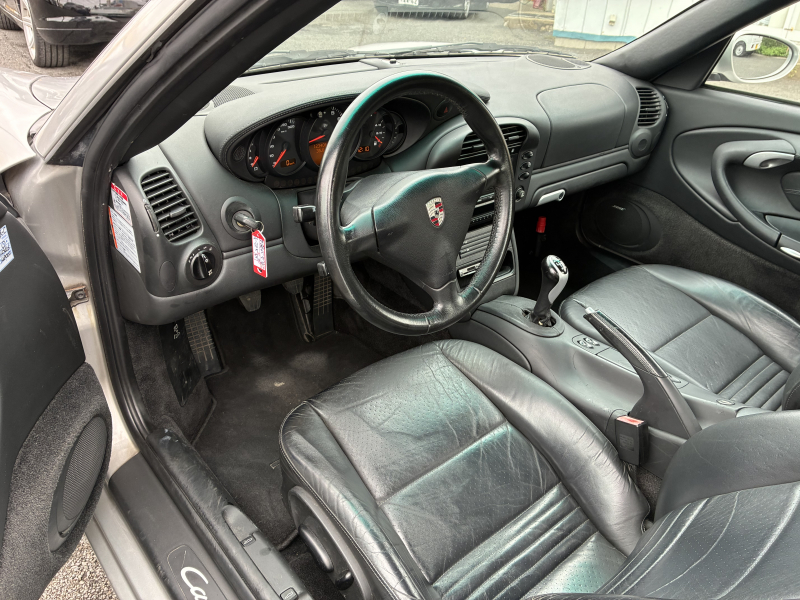 ポルシェ 911(Type996) カレラ　左H　6MT  純正アルミ　後期モデル