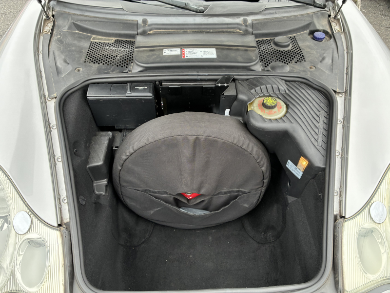 ポルシェ 911(Type996) カレラ　左H　6MT  純正アルミ　後期モデル
