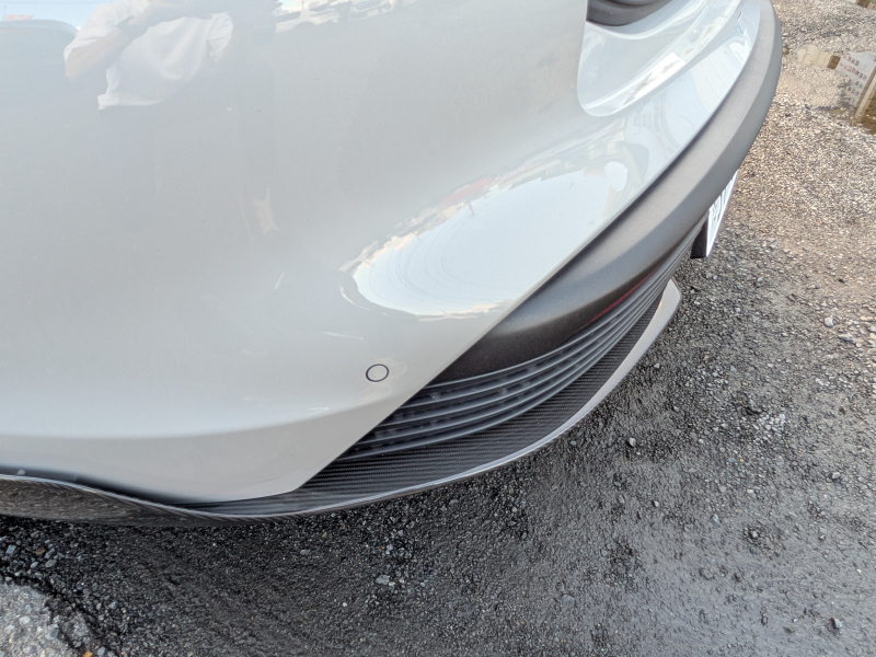 ポルシェ タイカン GTS  【希少PDCC、PSCB、リアアクスルステアリング装着車両】 人気のクレヨンカラー