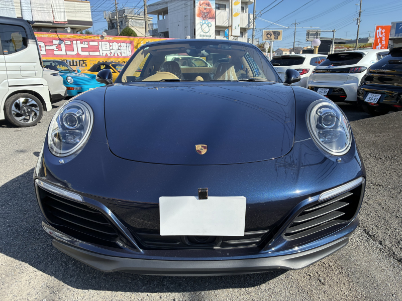 ポルシェ 911(Type991.2) カレラS　右H　PDK 　スポーツクロノPKG　スポーツエグゾースト　PCCB　PASM　ACC　シートヒーター　BOSE　　クレストエンボス加工ヘッドレスト　内装ルクソールベージュ