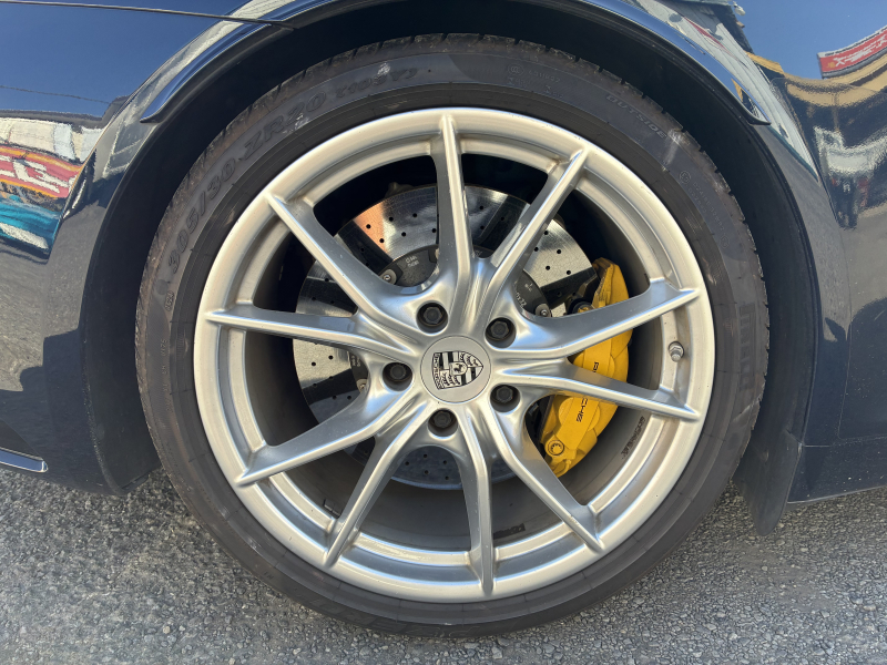 ポルシェ 911(Type991.2) カレラS　右H　PDK 　スポーツクロノPKG　スポーツエグゾースト　PCCB　PASM　ACC　シートヒーター　BOSE　　クレストエンボス加工ヘッドレスト　内装ルクソールベージュ