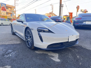 ポルシェ タイカン スポーツクロノPKG パフォーマンスBatteryプラス4+1シート