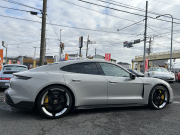 ポルシェ タイカン ターボS　カーボンスポーツデザインPKG