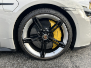 ポルシェ タイカン ターボS　カーボンスポーツデザインPKG