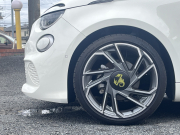 アバルト 500e ツーリズモ BEV車両