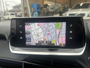 プジョー E-208 GT  クルーズコントロール　シートヒーター　ハーフレザーシート　17インチアルミ　ブラックルーフ　純正ナビ　地デジTV　ドラレコ　ETC