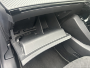 プジョー E-208 GT  クルーズコントロール　シートヒーター　ハーフレザーシート　17インチアルミ　ブラックルーフ　純正ナビ　地デジTV　ドラレコ　ETC