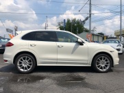 ポルシェ カイエン V6 スポーツデザインパッケージ 右ハンドル