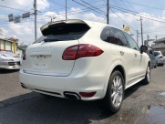 ポルシェ カイエン V6 スポーツデザインパッケージ 右ハンドル