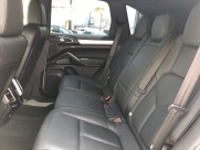 ポルシェ カイエン V6 スポーツデザインパッケージ 右ハンドル