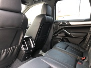 ポルシェ カイエン V6 スポーツデザインパッケージ 右ハンドル