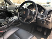 ポルシェ カイエン V6 スポーツデザインパッケージ 右ハンドル