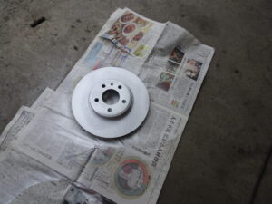 アウディのブレーキローター研磨作業 ウィズ蓮田