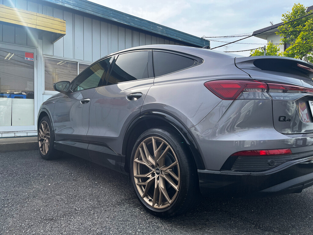 アウディQ4 e-tron 中古車