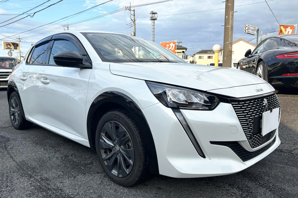 プジョー e-208アリュール EVの中古車