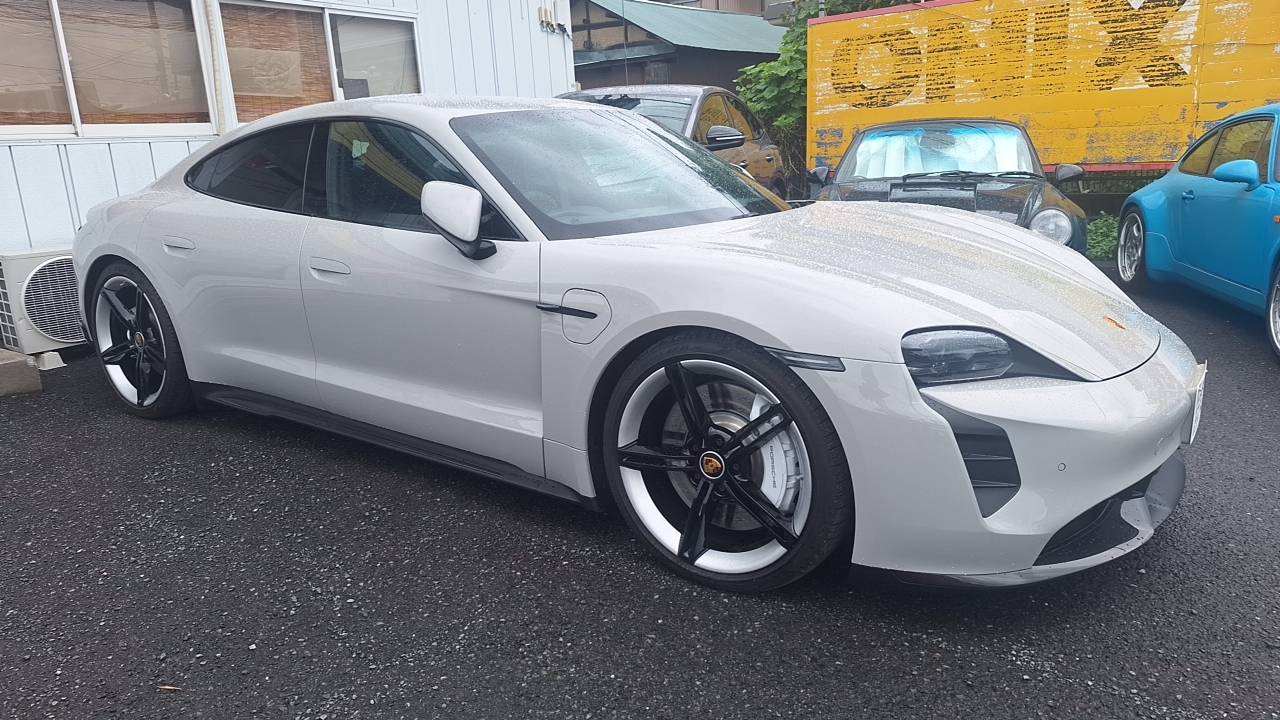 ポルシェタイカンGTS中古車の画像 ポルシェ専門店ウィズ